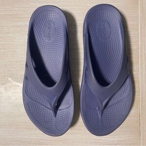 OOFOS Navy Blue Men's Recovery Flip Flops